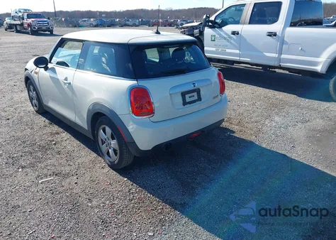 2015 Mini Hardtop Cooper из США, поврежденный, VIN WMWXM5C51F3A58665